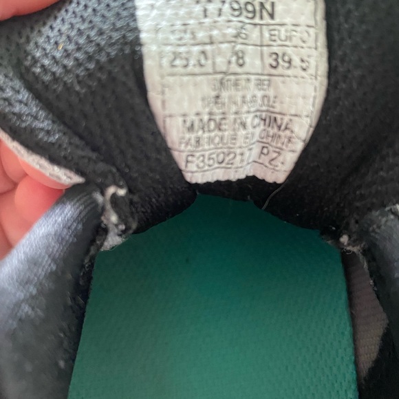 ASICS Women's Gel-Kayano 24 Running Shoe - Picture 13 of 14